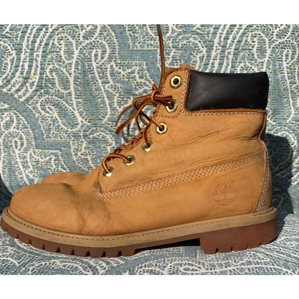 Timberland Classic 6" Waterproof wheat Boots YOUTH UNISEX sz 5.5